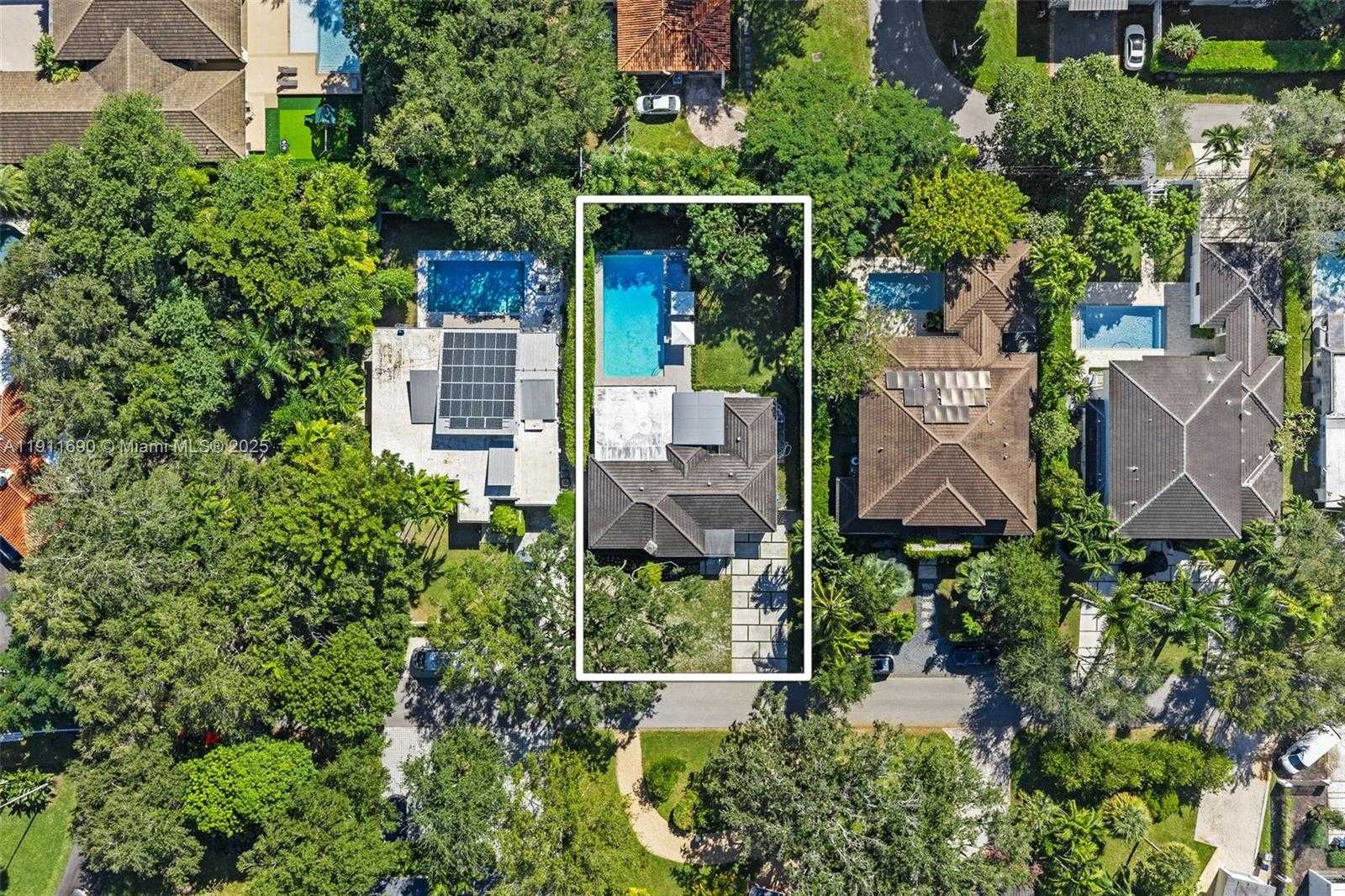 Small Image of 5840 SOUTH WEST 77TH TER, South Miami Number 30