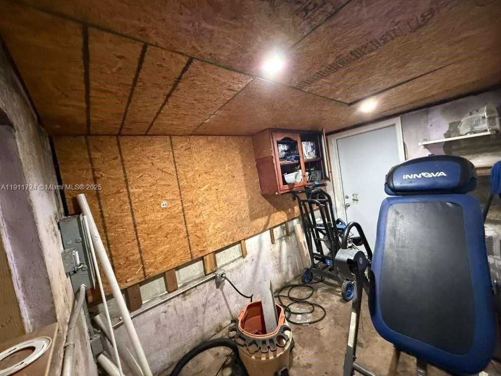 Small Image of 6036 SOUTH WEST 40TH CT, Miramar Number 10