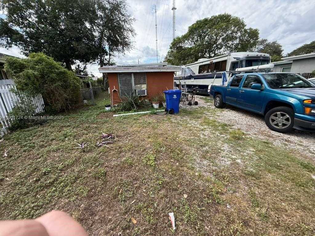 Small Image of 6036 SOUTH WEST 40TH CT, Miramar Number 3