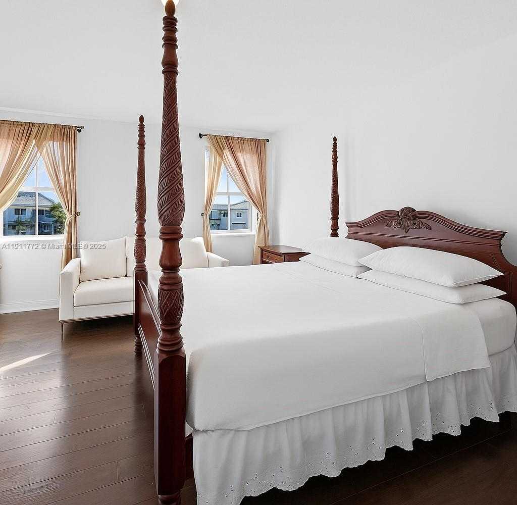 Small Image of 11258 NORTH WEST 47TH LN, Doral Number 16