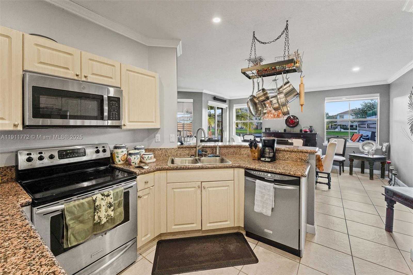 Small Image of 11258 NORTH WEST 47TH LN, Doral Number 22