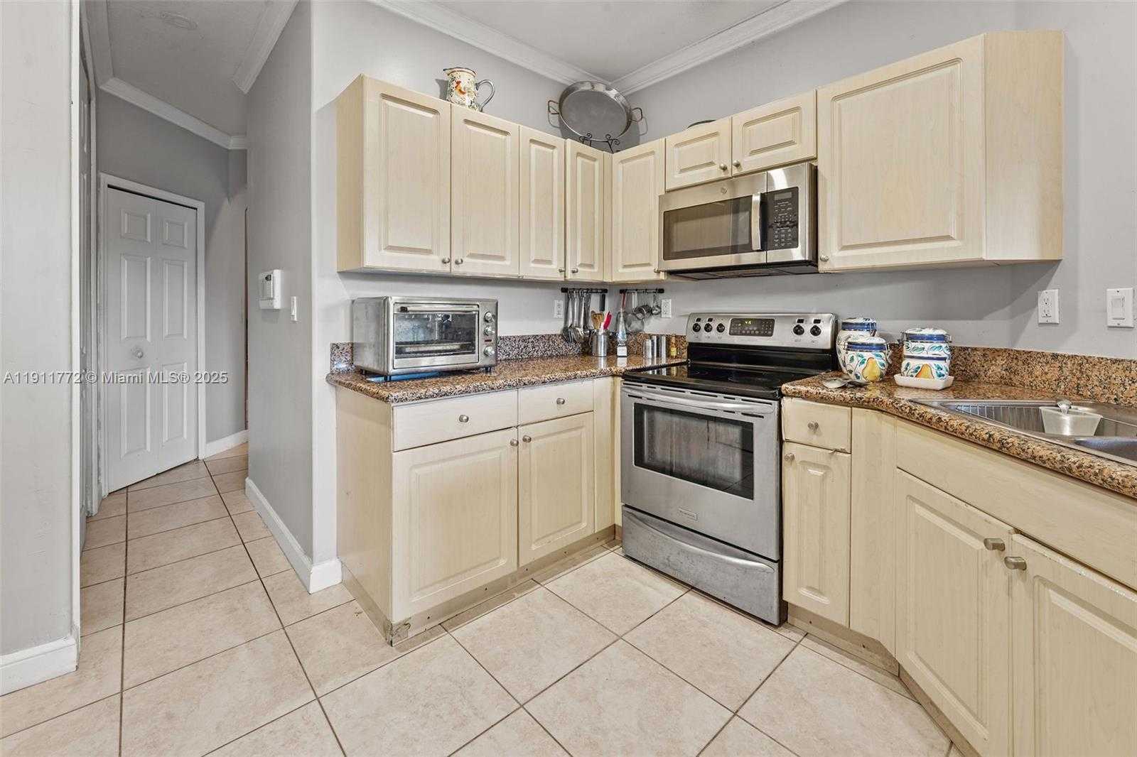 Small Image of 11258 NORTH WEST 47TH LN, Doral Number 23