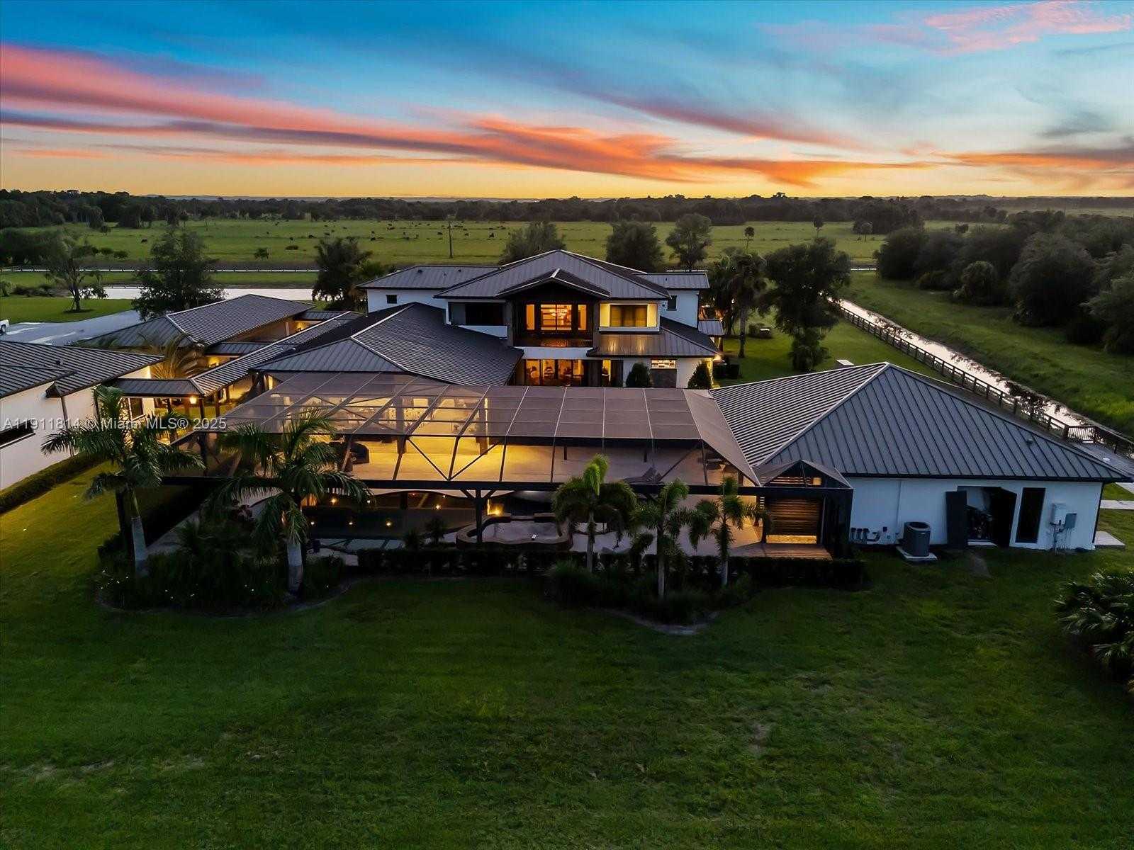 Small Image of 16675 C 24 CANAL RD, Port St. Lucie Number 47