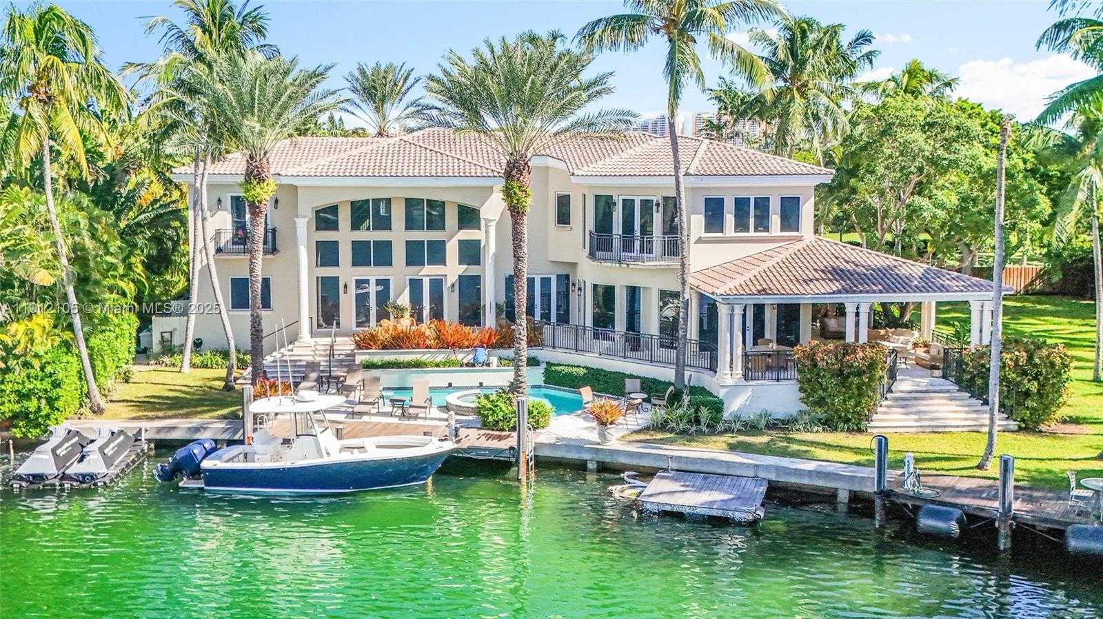 Small Image of 550 HARBOR DR, Key Biscayne Number 1