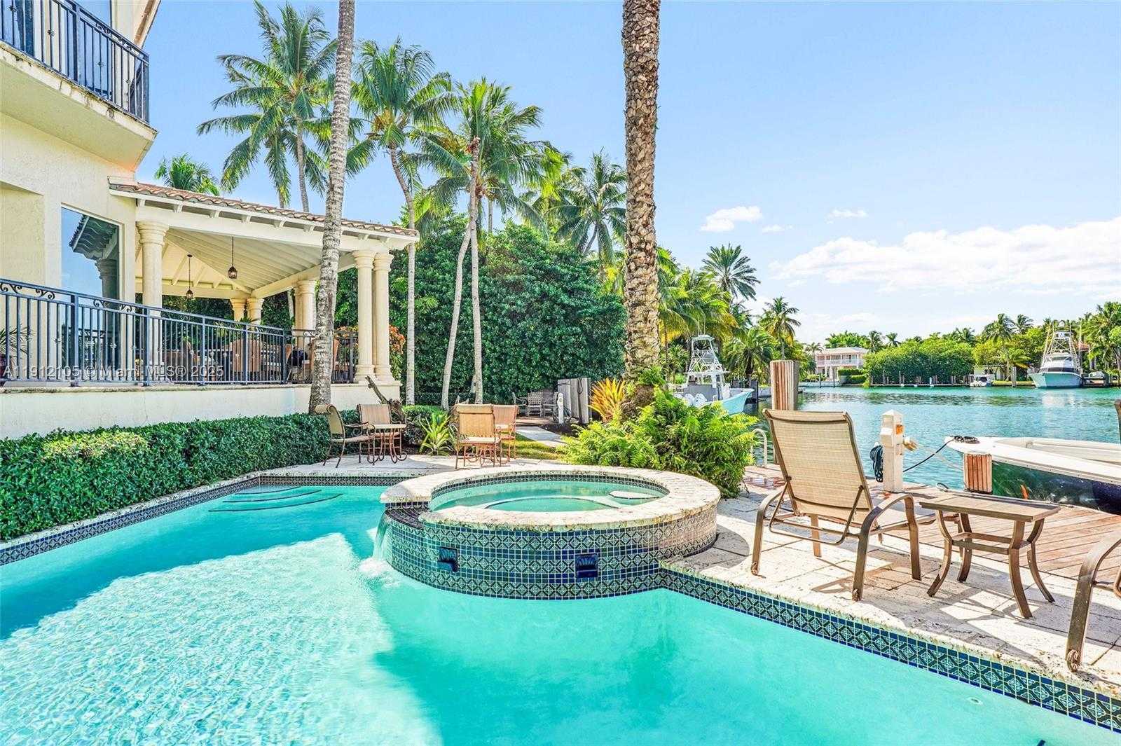 Small Image of 550 HARBOR DR, Key Biscayne Number 12