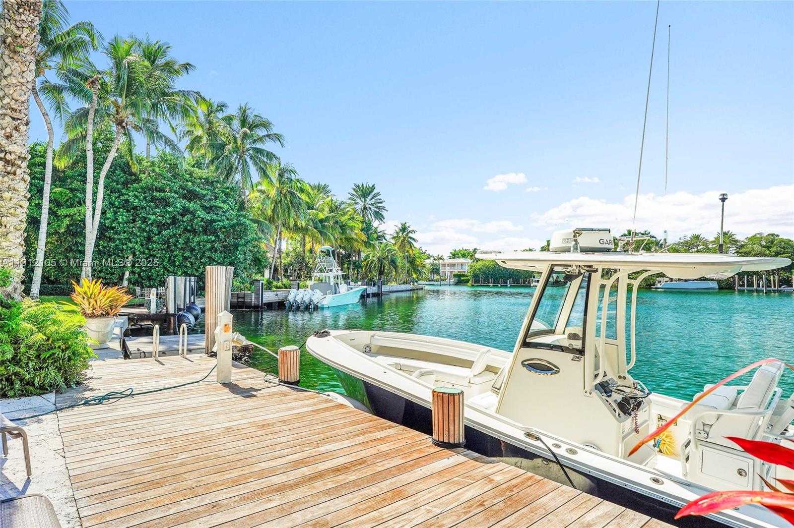 Small Image of 550 HARBOR DR, Key Biscayne Number 13