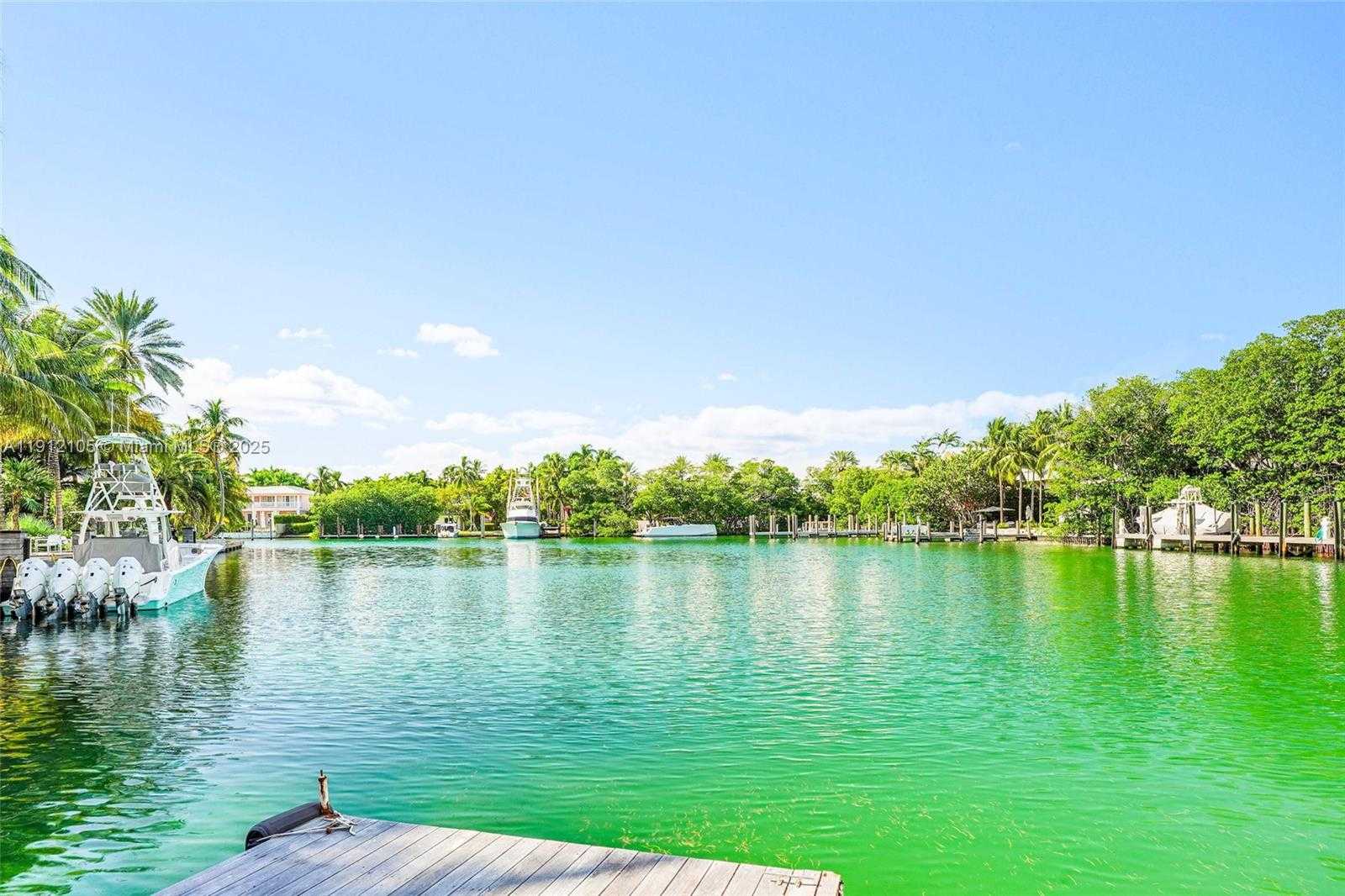 Small Image of 550 HARBOR DR, Key Biscayne Number 14