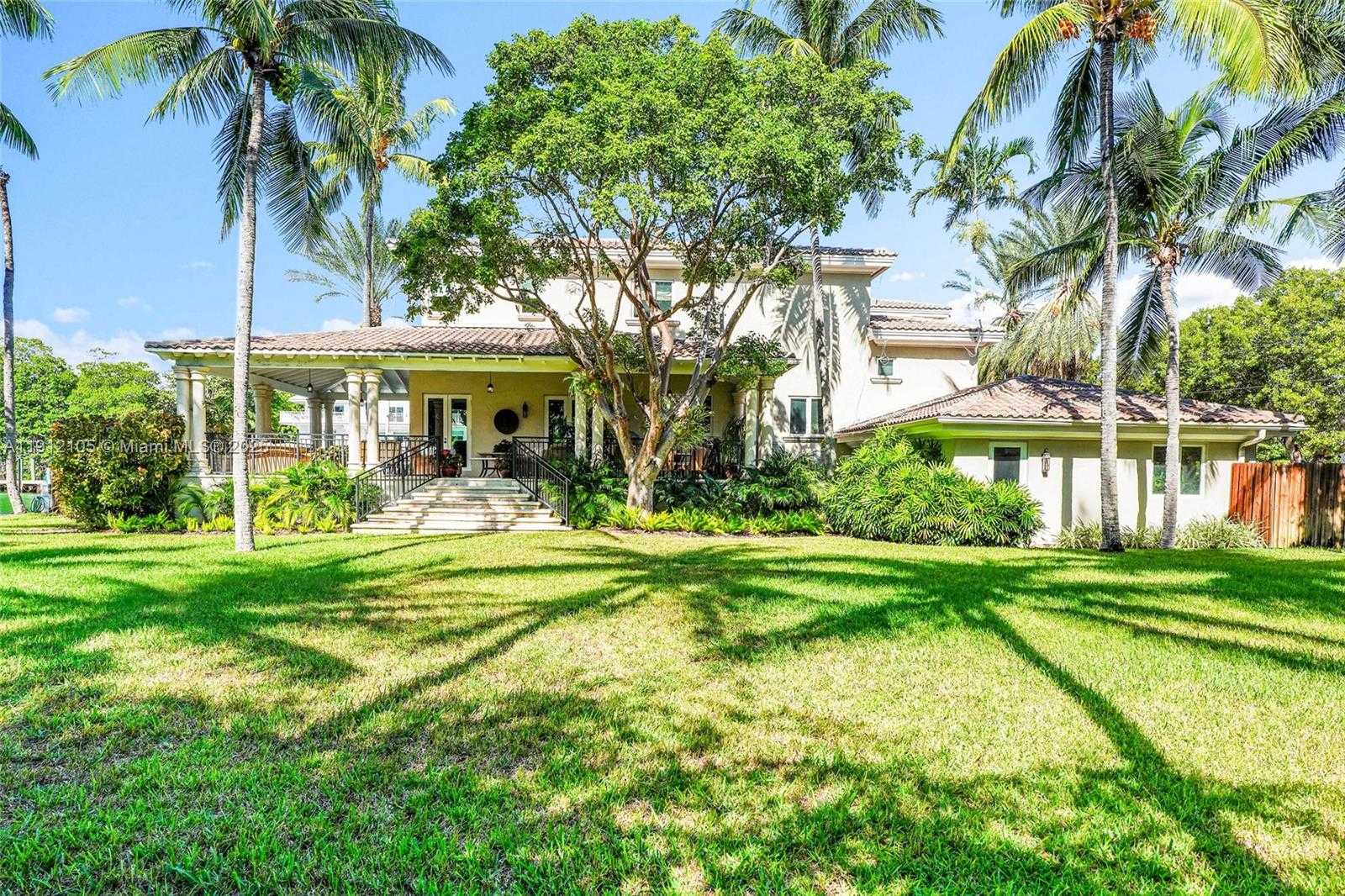 Small Image of 550 HARBOR DR, Key Biscayne Number 16