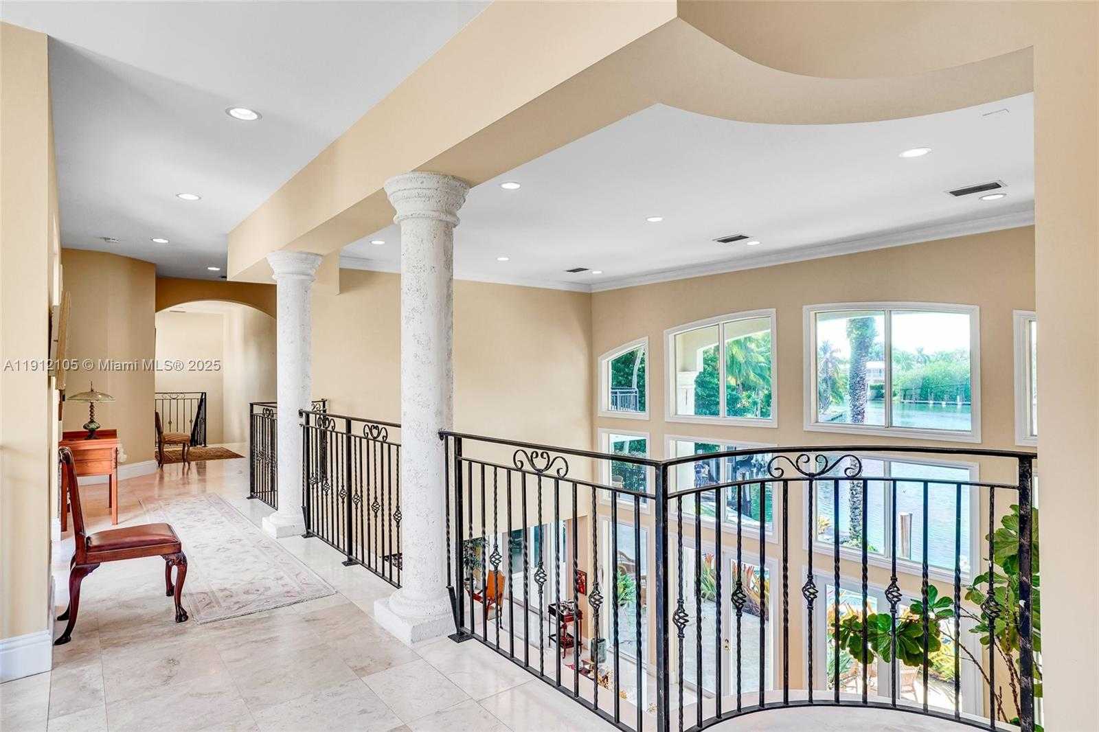 Small Image of 550 HARBOR DR, Key Biscayne Number 28