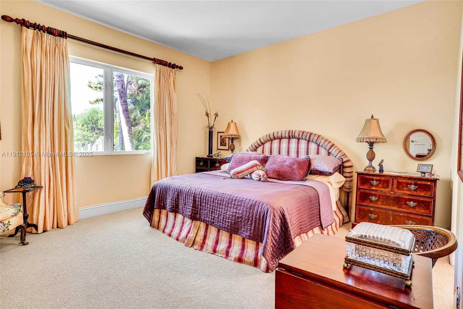 Small Image of 550 HARBOR DR, Key Biscayne Number 32