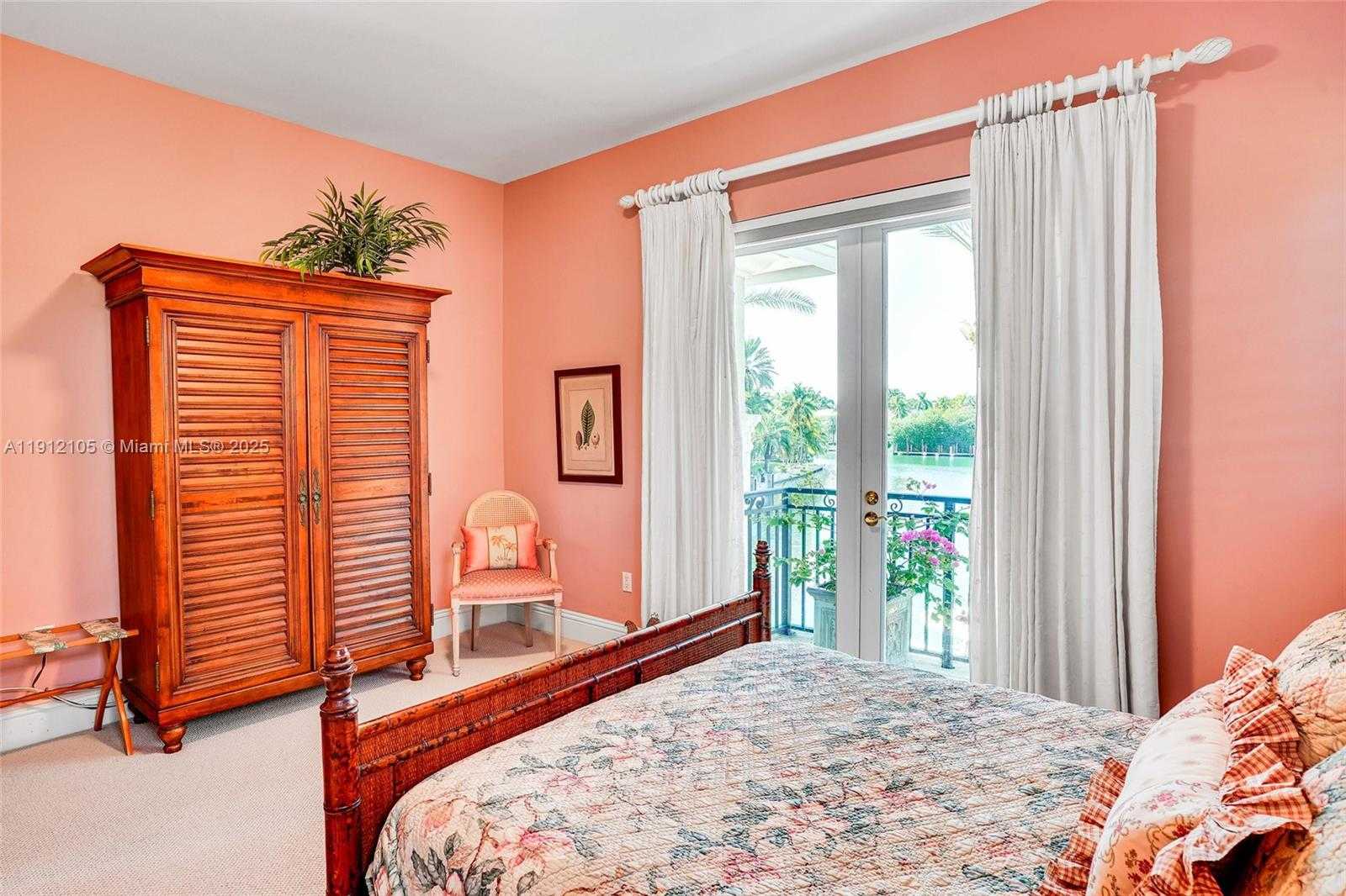 Small Image of 550 HARBOR DR, Key Biscayne Number 37