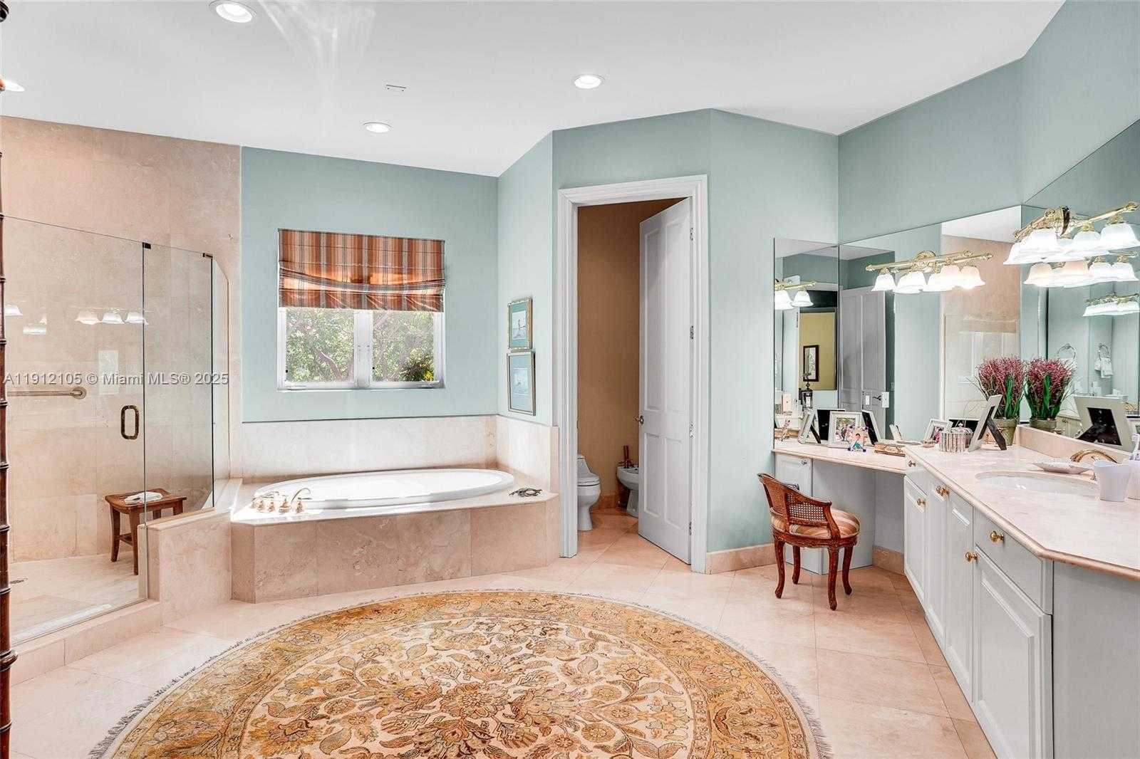 Small Image of 550 HARBOR DR, Key Biscayne Number 45