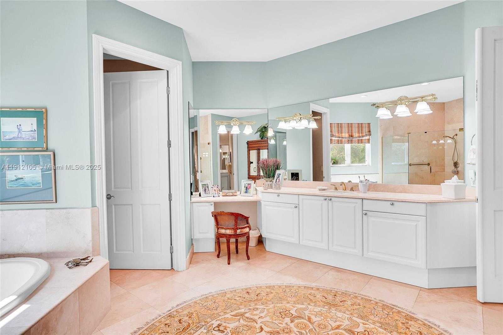 Small Image of 550 HARBOR DR, Key Biscayne Number 47