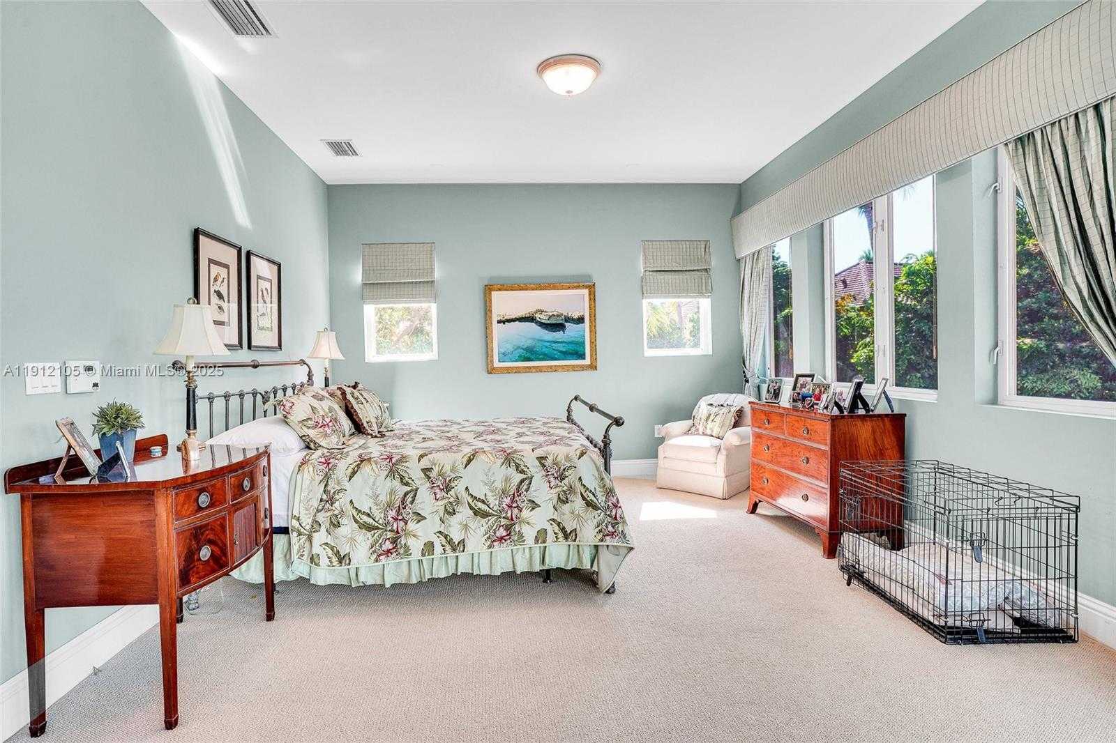 Small Image of 550 HARBOR DR, Key Biscayne Number 49