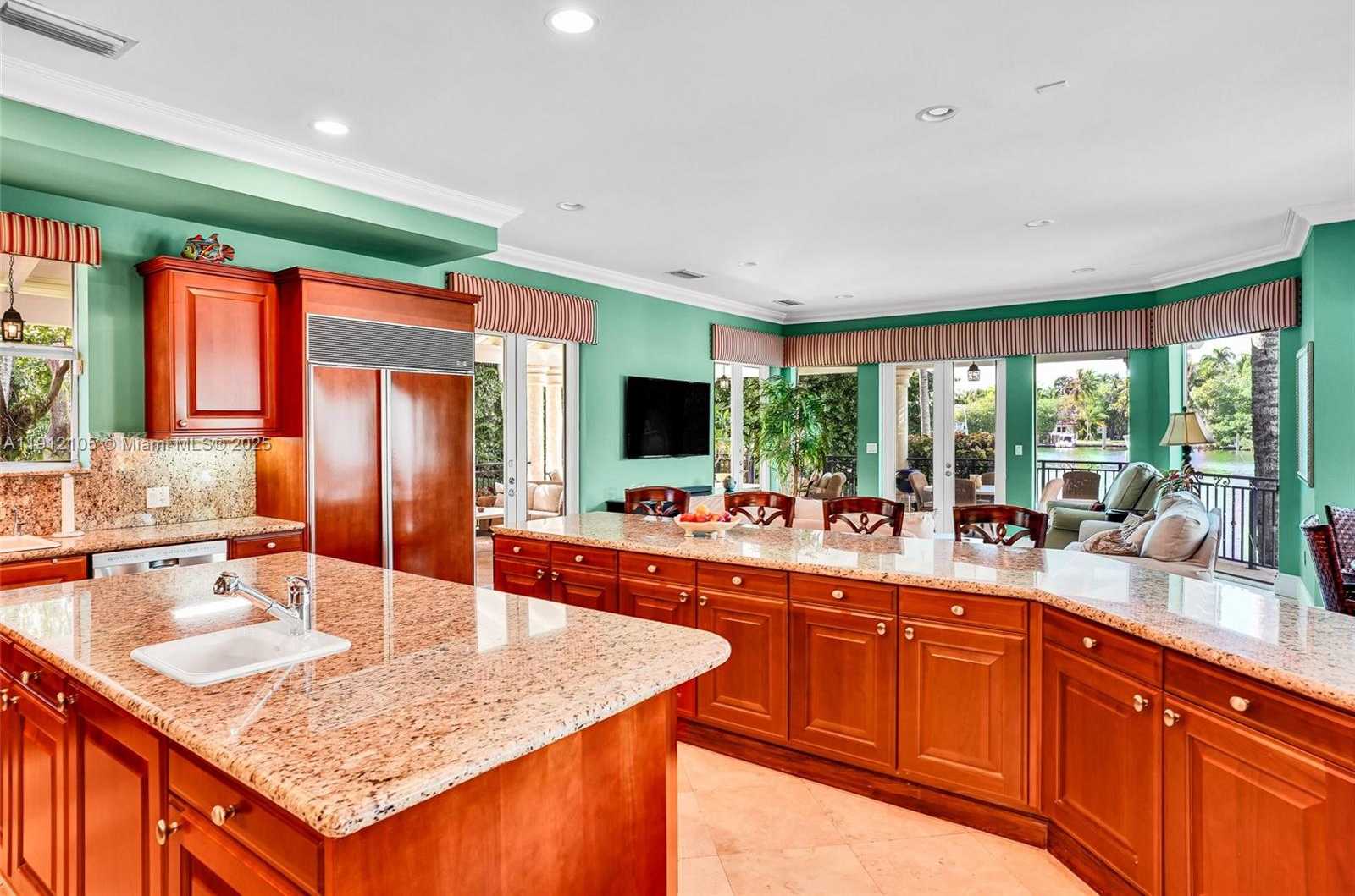 Small Image of 550 HARBOR DR, Key Biscayne Number 55