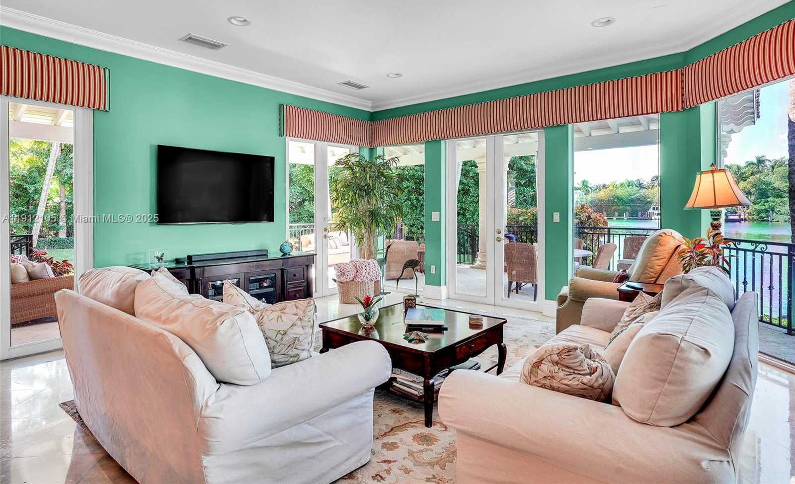 Small Image of 550 HARBOR DR, Key Biscayne Number 59