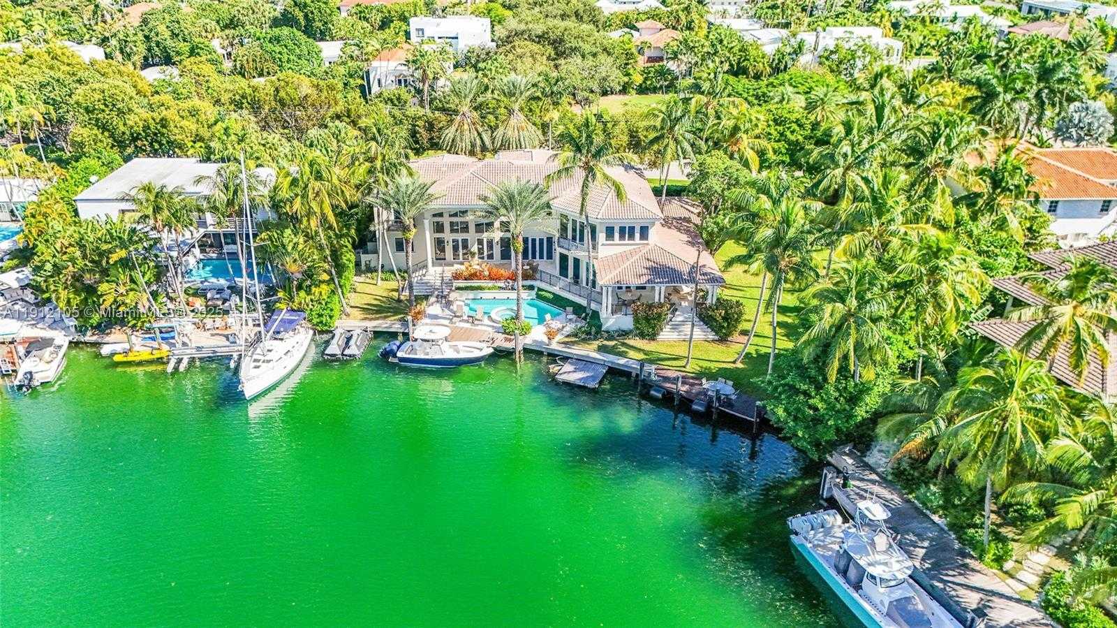 Small Image of 550 HARBOR DR, Key Biscayne Number 6
