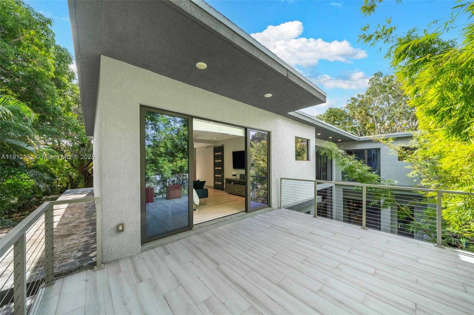 Small Image of 4185 VENTURA AVE, Coconut Grove Number 29