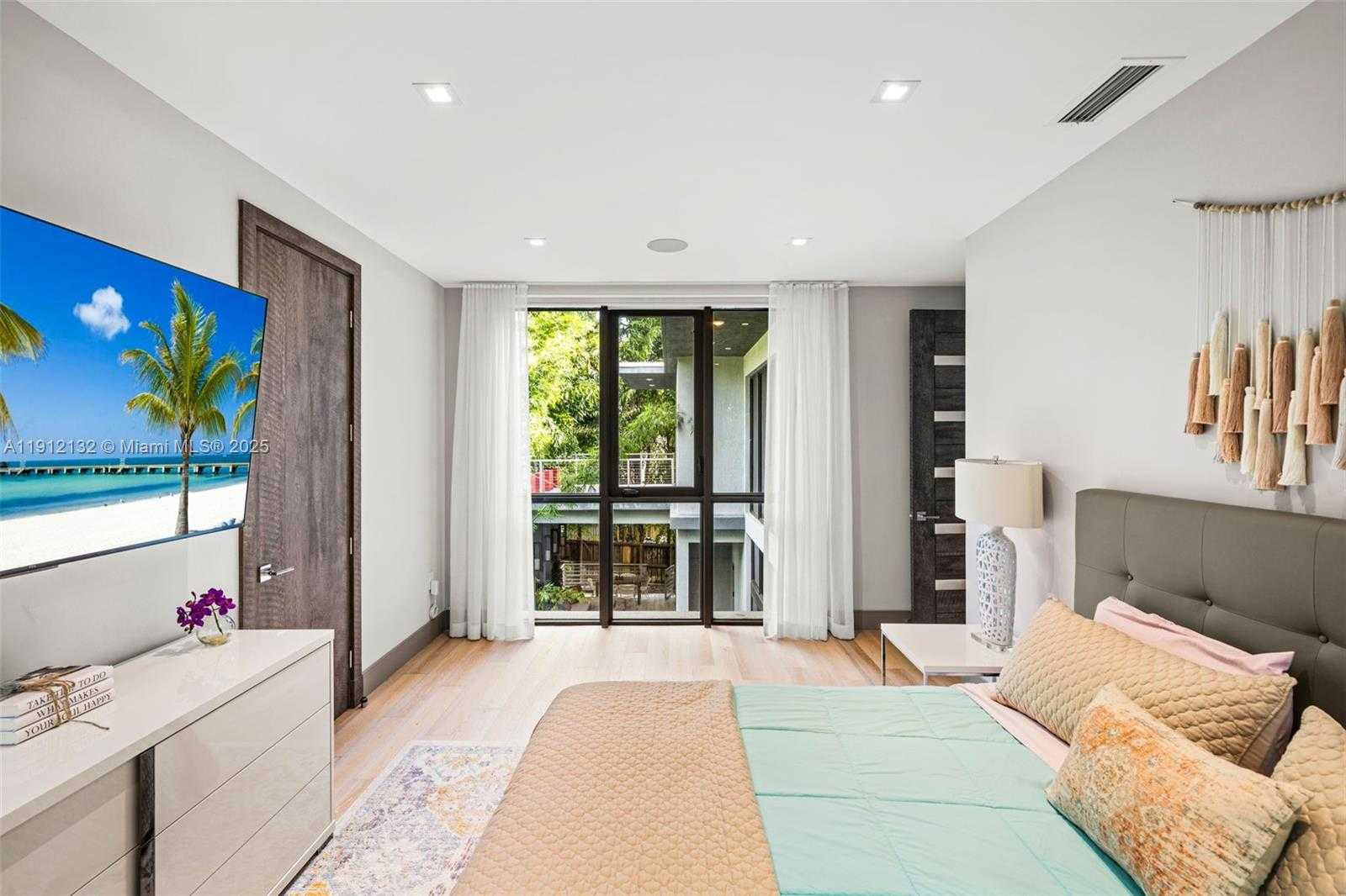 Small Image of 4185 VENTURA AVE, Coconut Grove Number 38