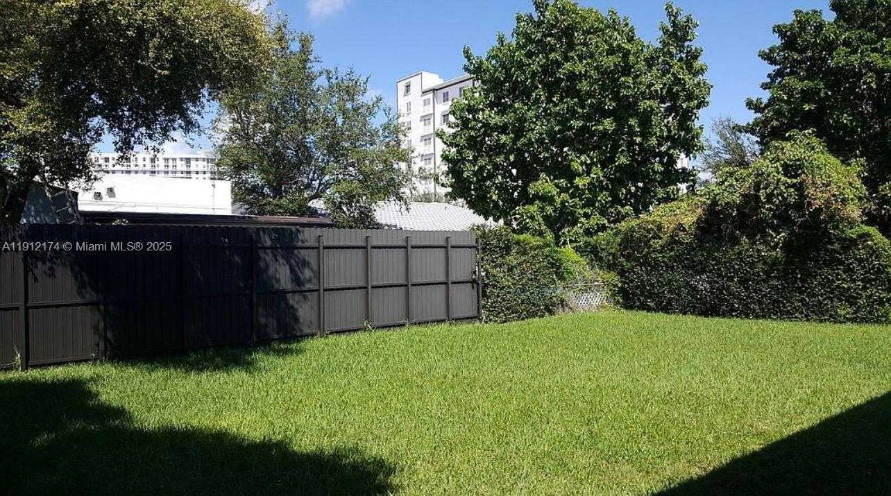 Small Image of 2255 SOUTH WEST 2ND TER, Miami Number 12