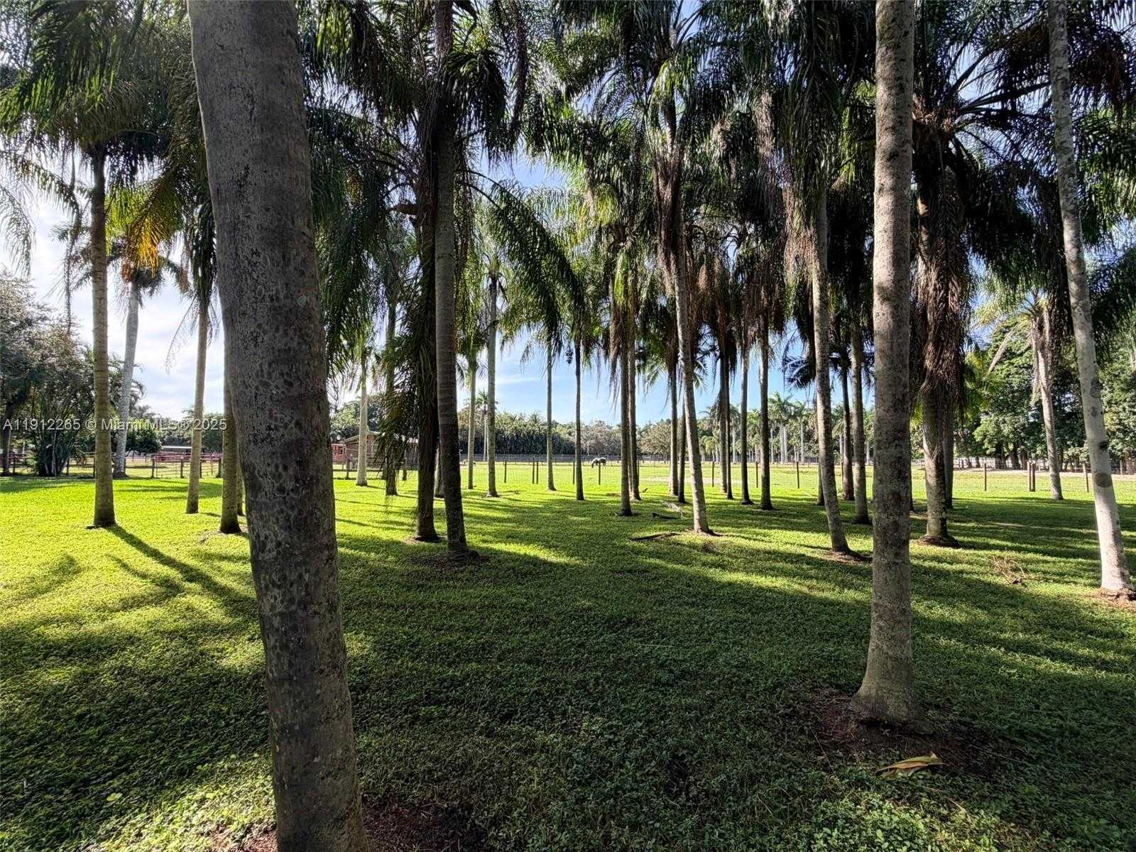 Small Image of 14431 MUSTANG TRL, Southwest Ranches Number 7