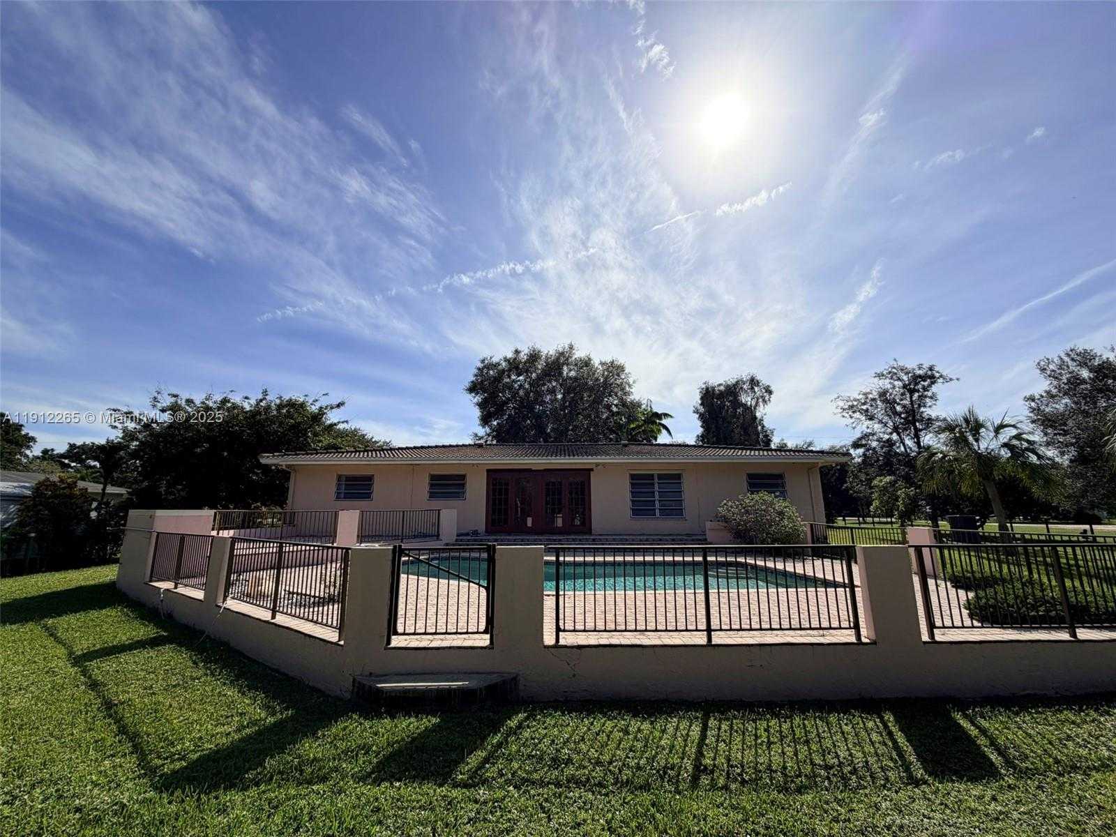 Small Image of 14431 MUSTANG TRL, Southwest Ranches Number 9