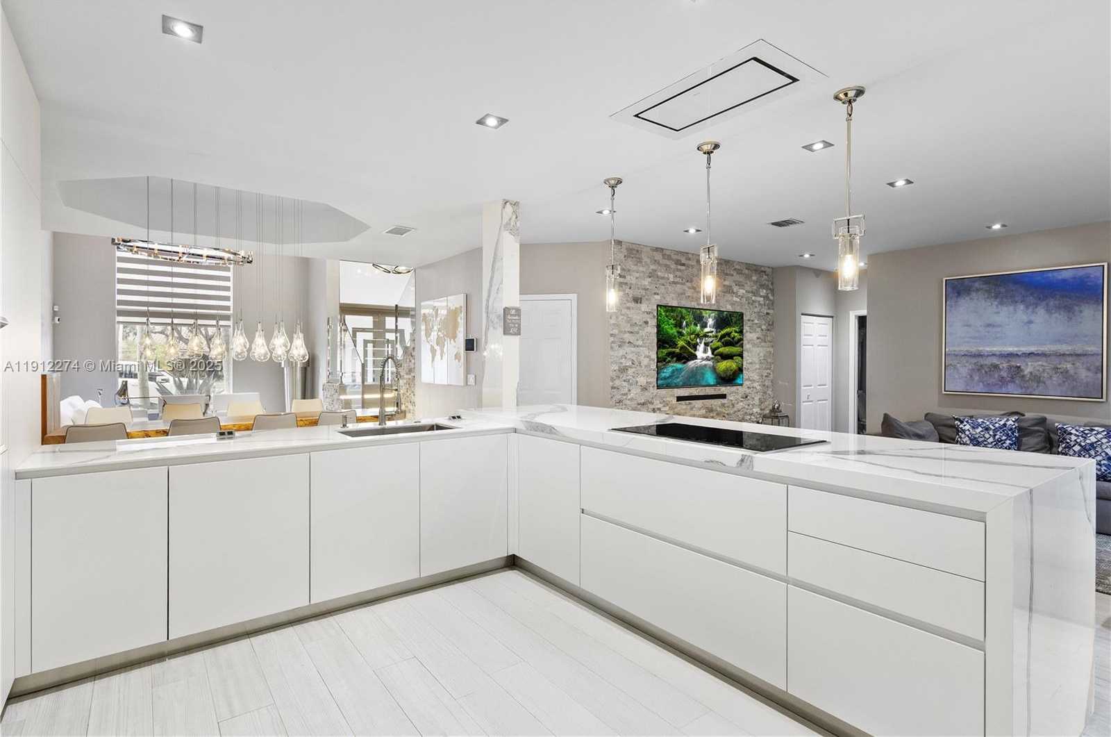 Small Image of 5869 NORTH WEST 112TH CT, Doral Number 10