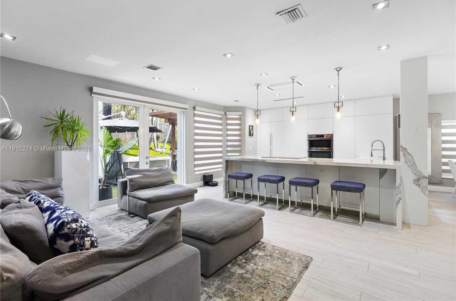 Small Image of 5869 NORTH WEST 112TH CT, Doral Number 13