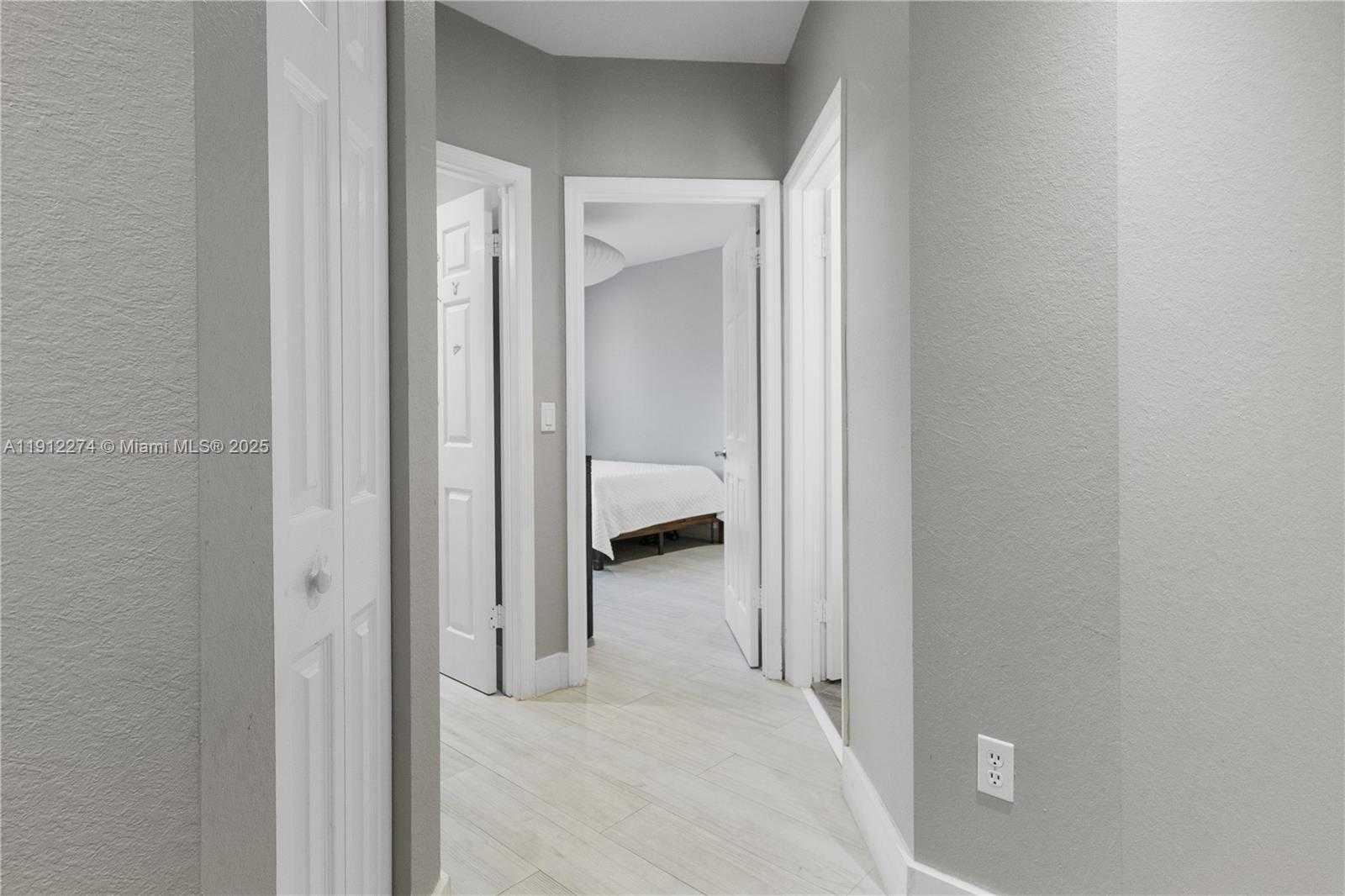 Small Image of 5869 NORTH WEST 112TH CT, Doral Number 18
