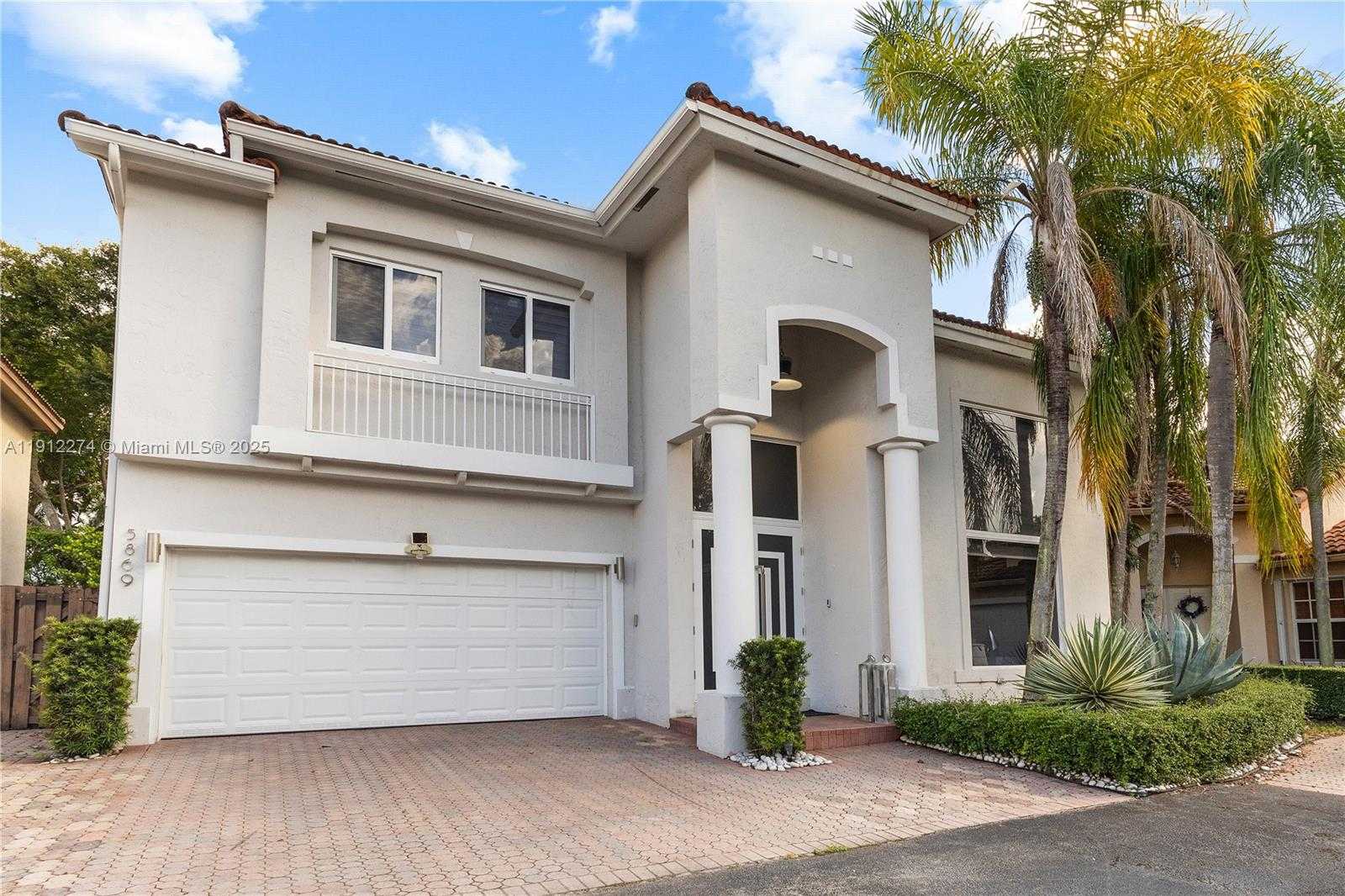 Small Image of 5869 NORTH WEST 112TH CT, Doral Number 2