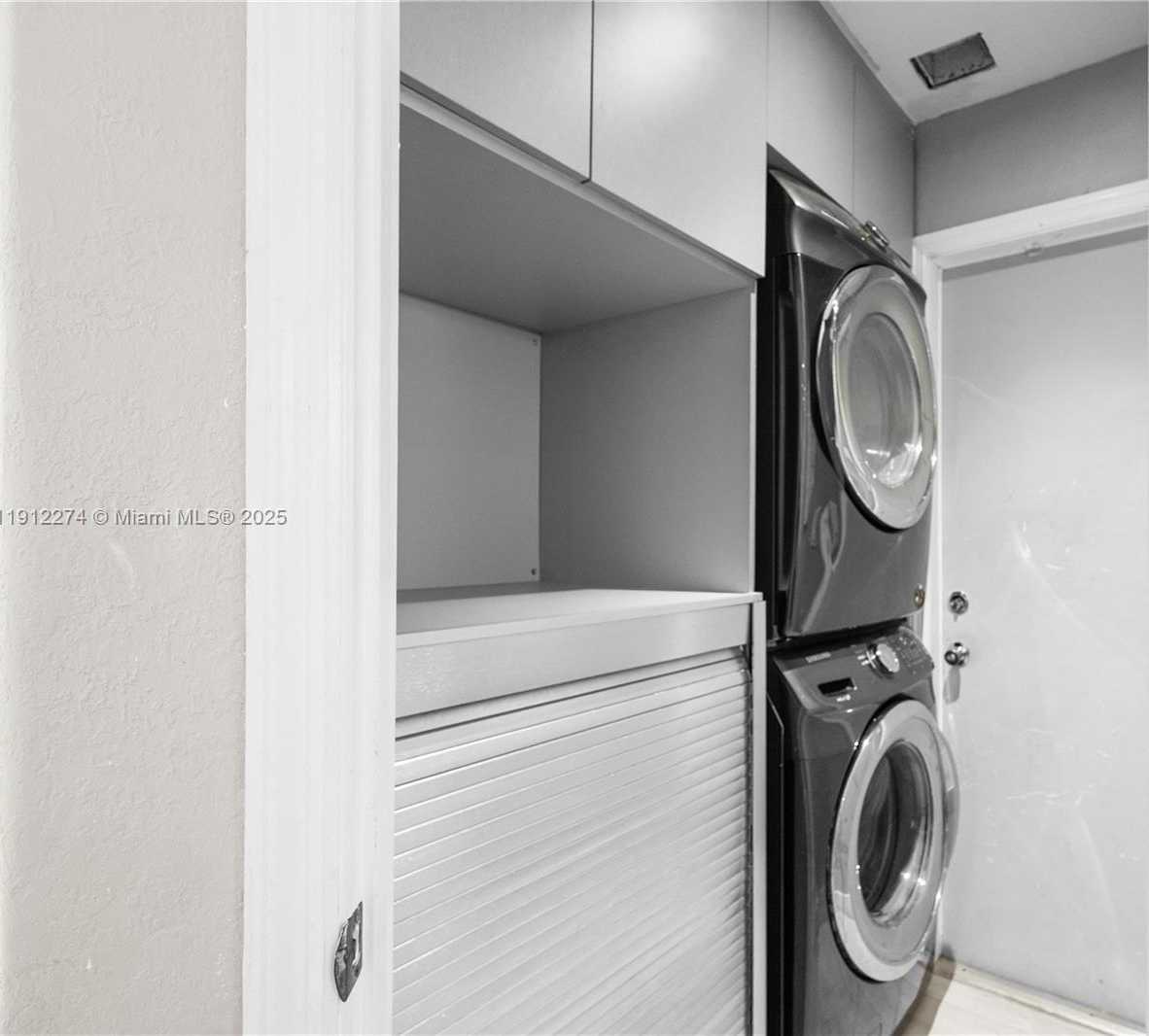 Small Image of 5869 NORTH WEST 112TH CT, Doral Number 29