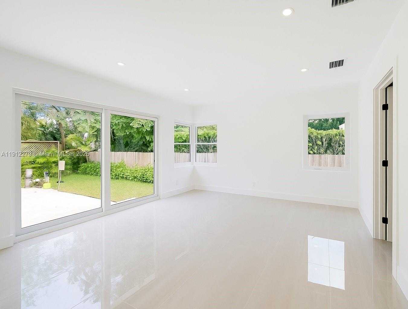 Small Image of 953 NORTH EAST 91ST TER, Miami Shores Number 11