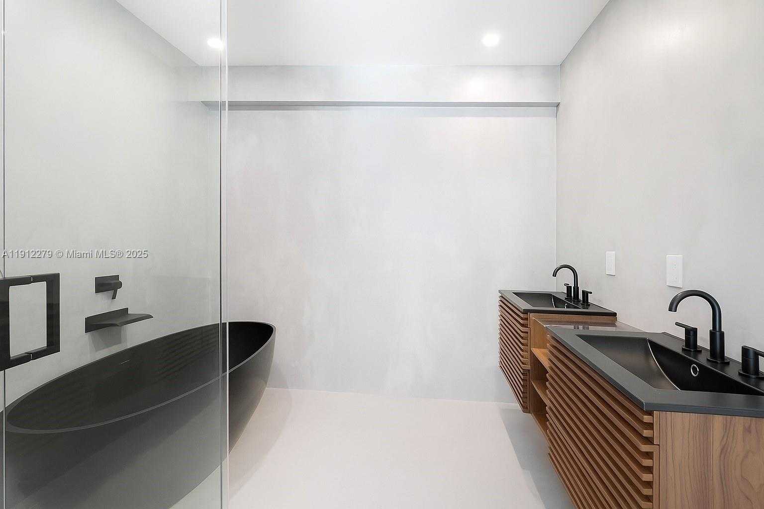 Small Image of 953 NORTH EAST 91ST TER, Miami Shores Number 15