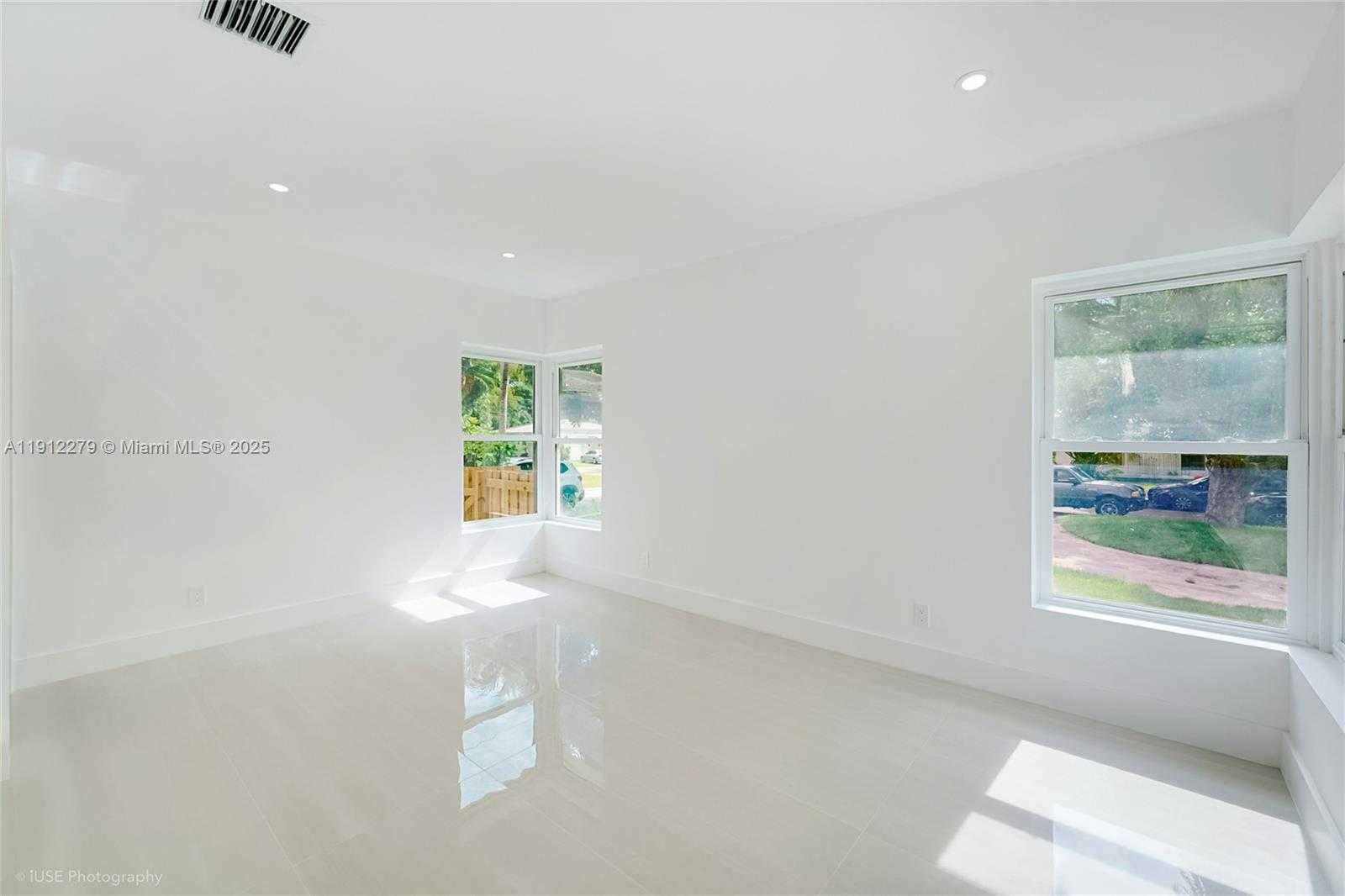 Small Image of 953 NORTH EAST 91ST TER, Miami Shores Number 25