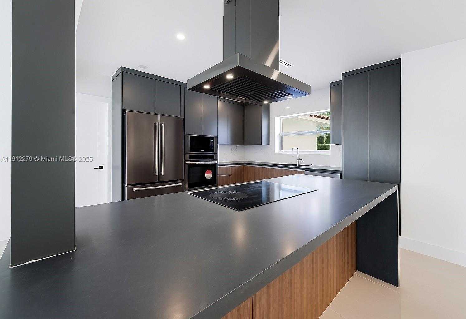 Small Image of 953 NORTH EAST 91ST TER, Miami Shores Number 3