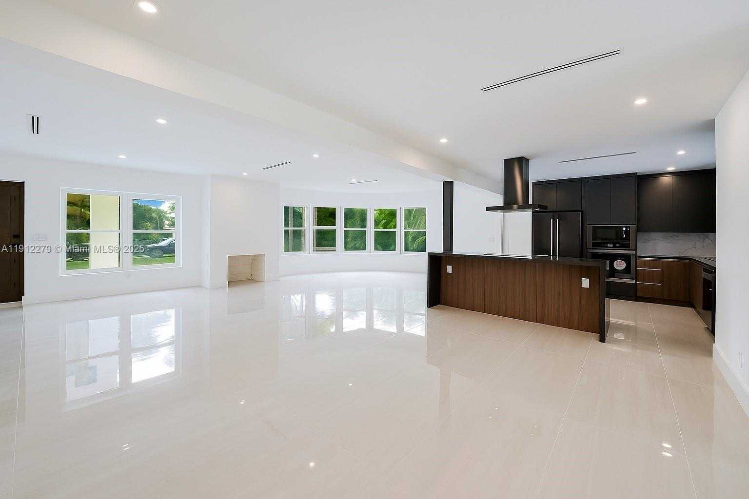 Small Image of 953 NORTH EAST 91ST TER, Miami Shores Number 4