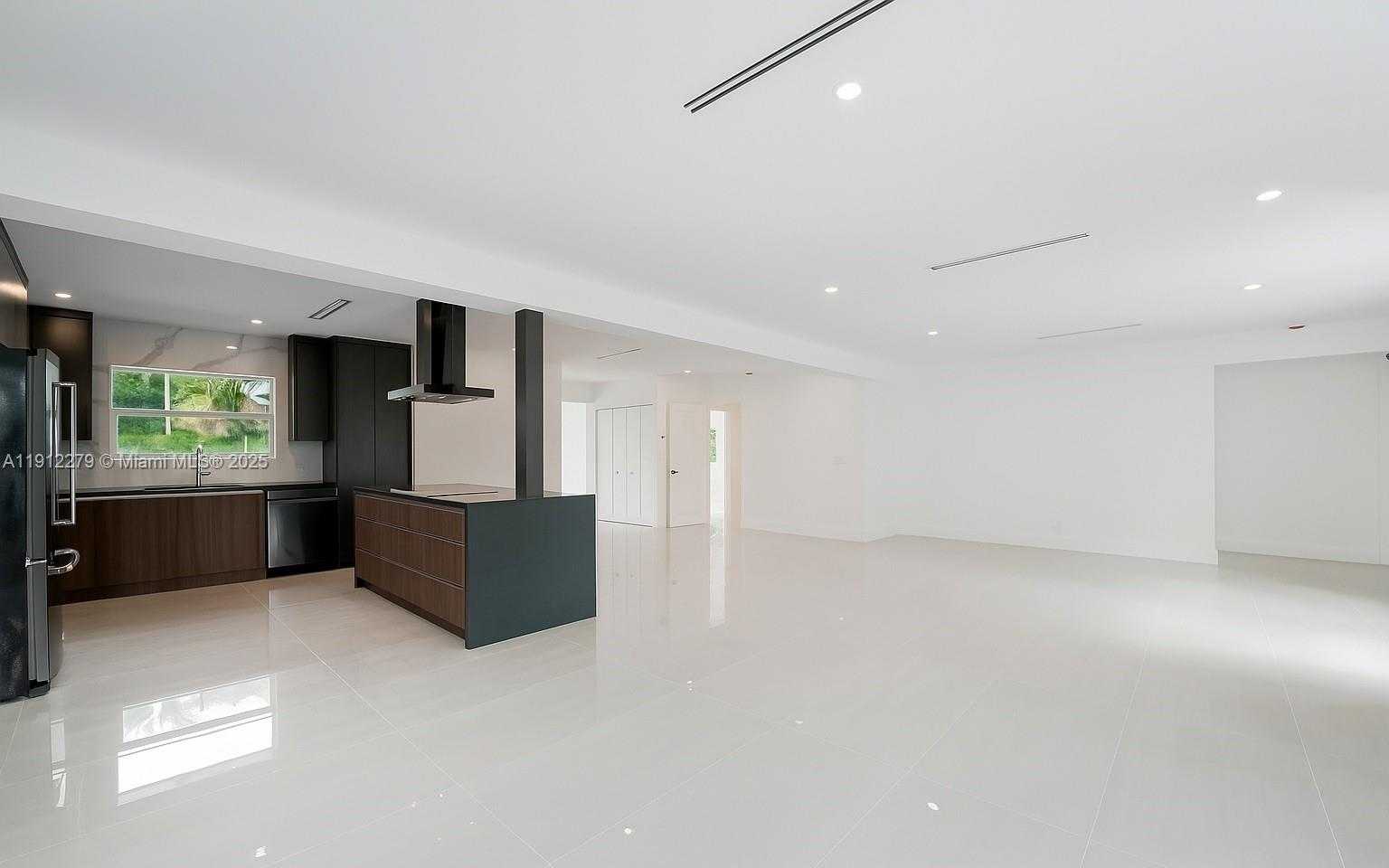 Small Image of 953 NORTH EAST 91ST TER, Miami Shores Number 6