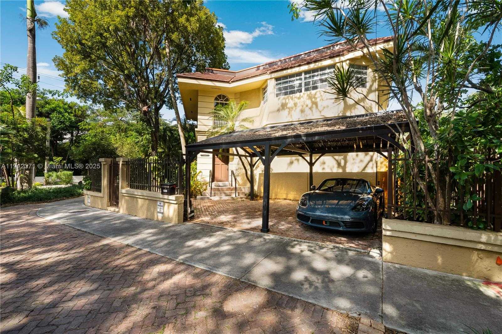 Small Image of 2997 DAY AVE, Miami Number 10