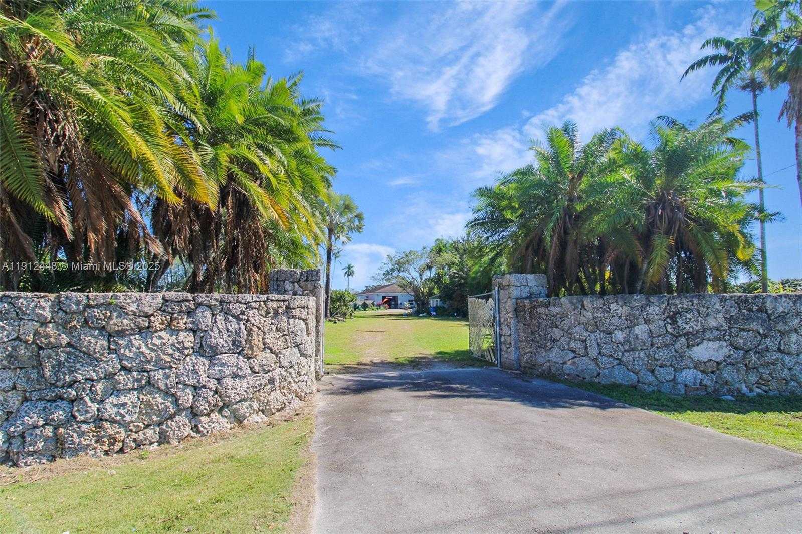 Small Image of 19051 SOUTH WEST 147TH AVE, Miami Number 23