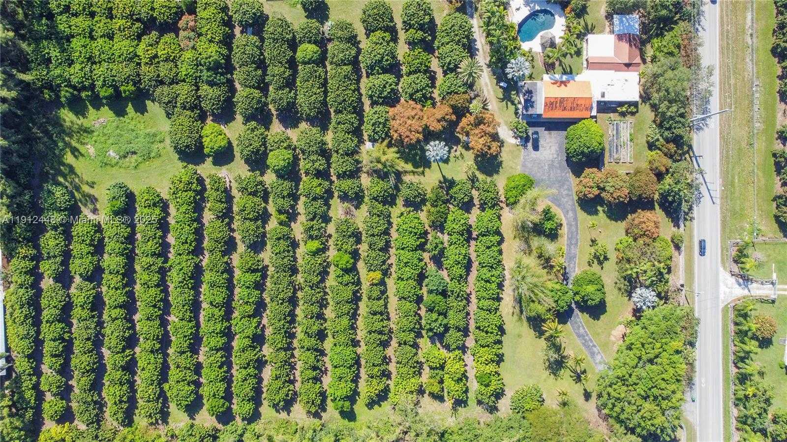 Small Image of 19051 SOUTH WEST 147TH AVE, Miami Number 28