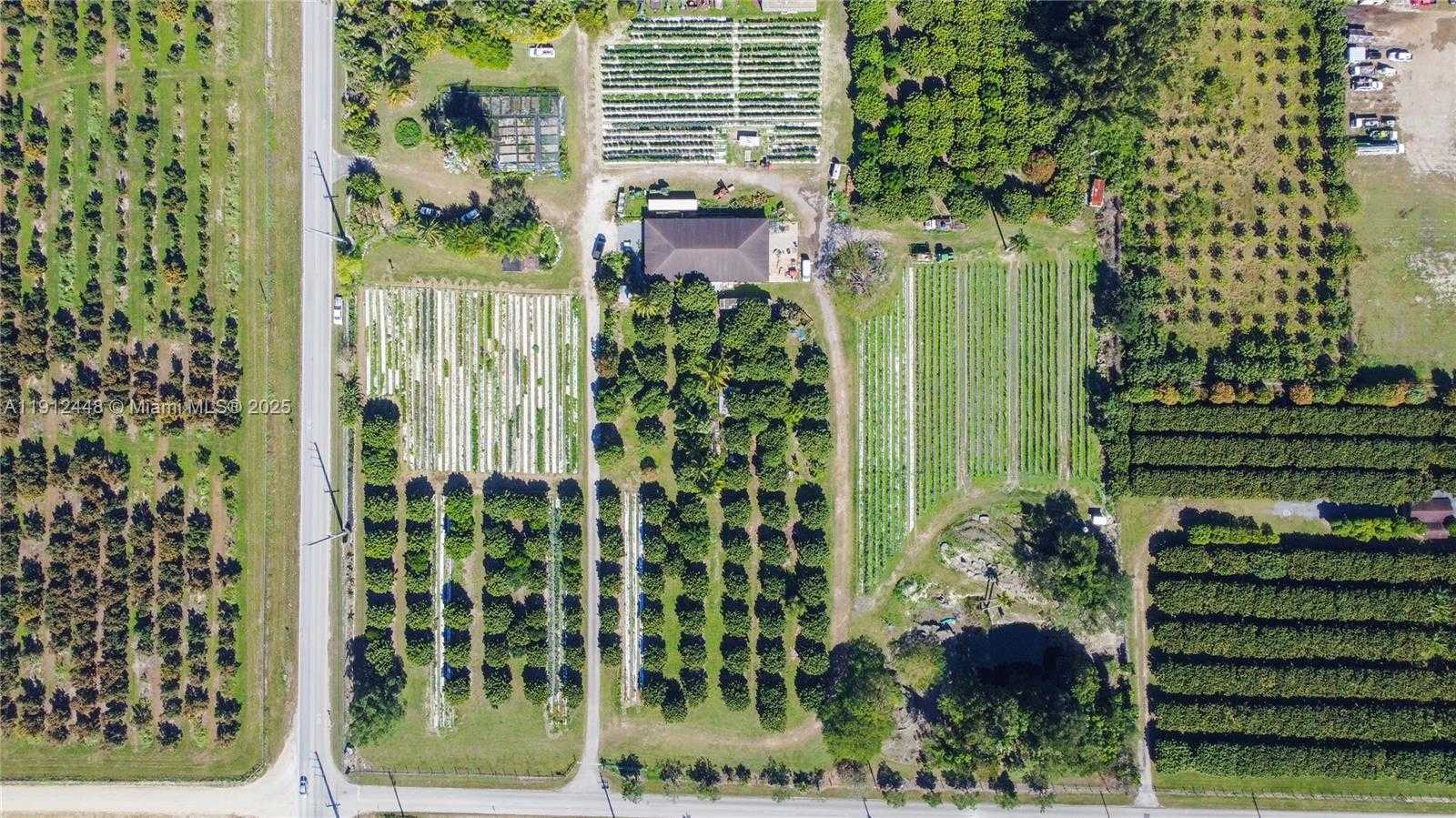 Small Image of 19051 SOUTH WEST 147TH AVE, Miami Number 34