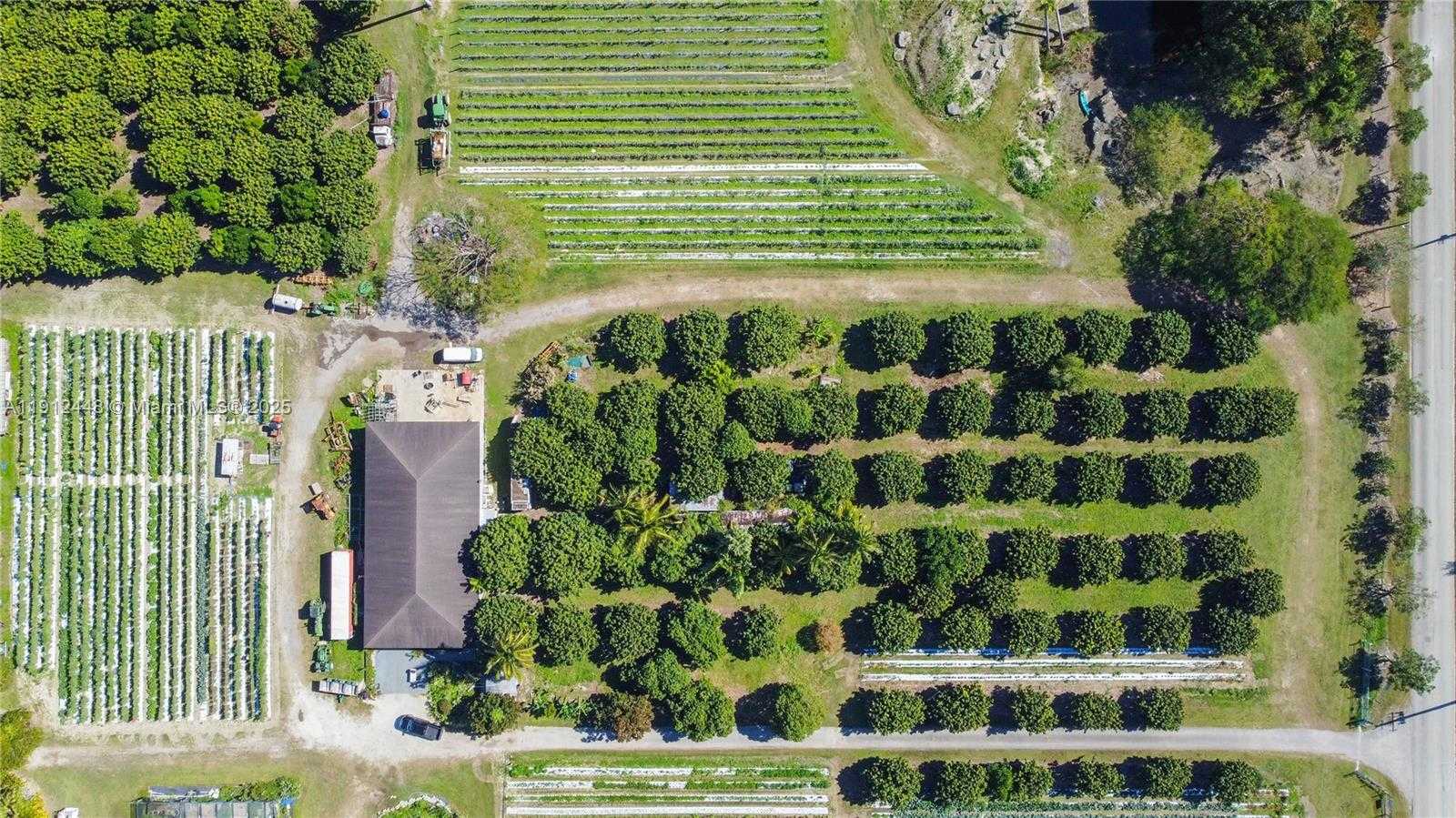 Small Image of 19051 SOUTH WEST 147TH AVE, Miami Number 35