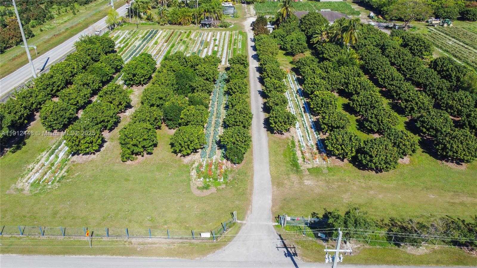 Small Image of 19051 SOUTH WEST 147TH AVE, Miami Number 37