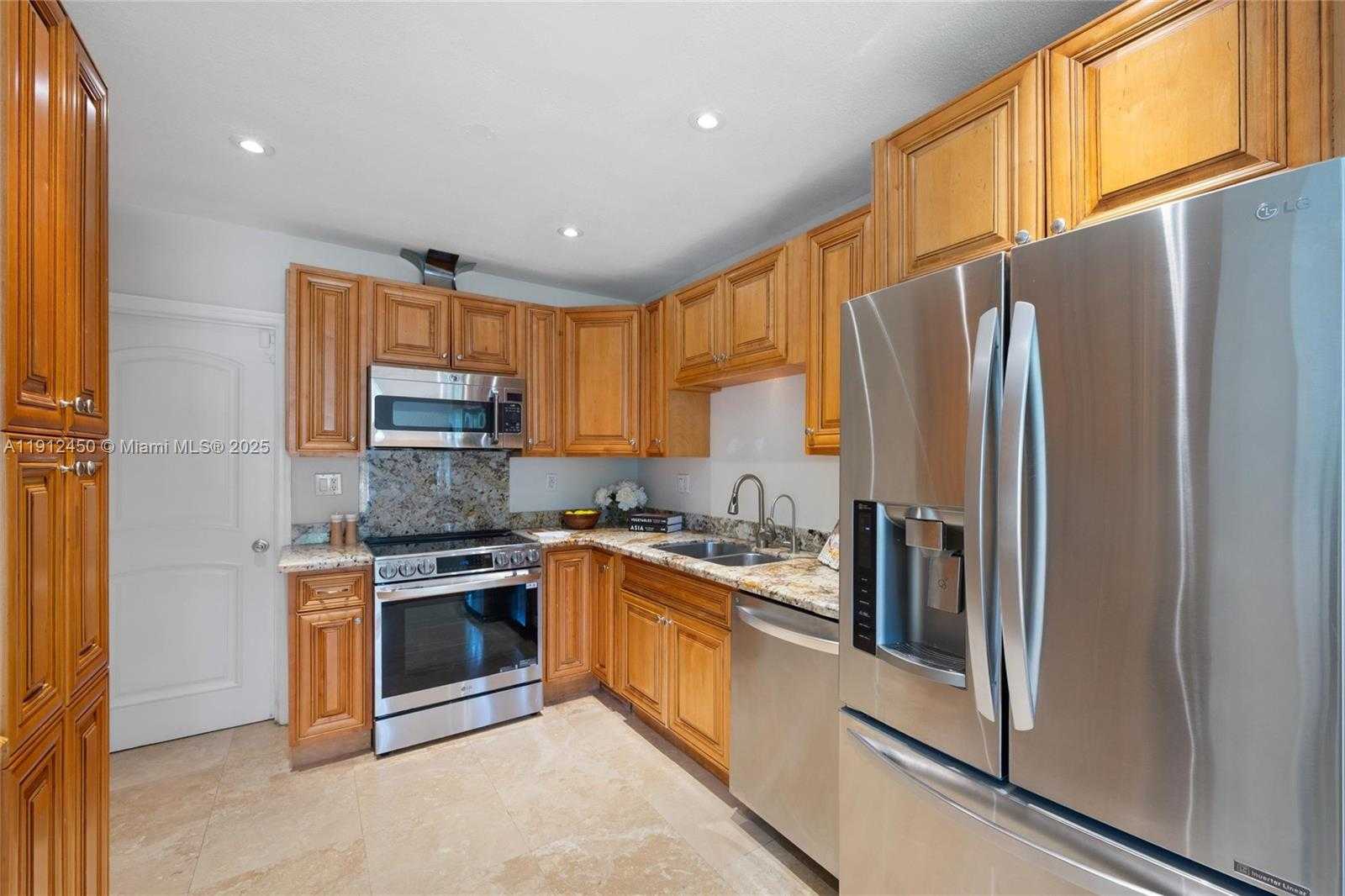 Small Image of 5620 ALHAMBRA CIR, Coral Gables Number 13