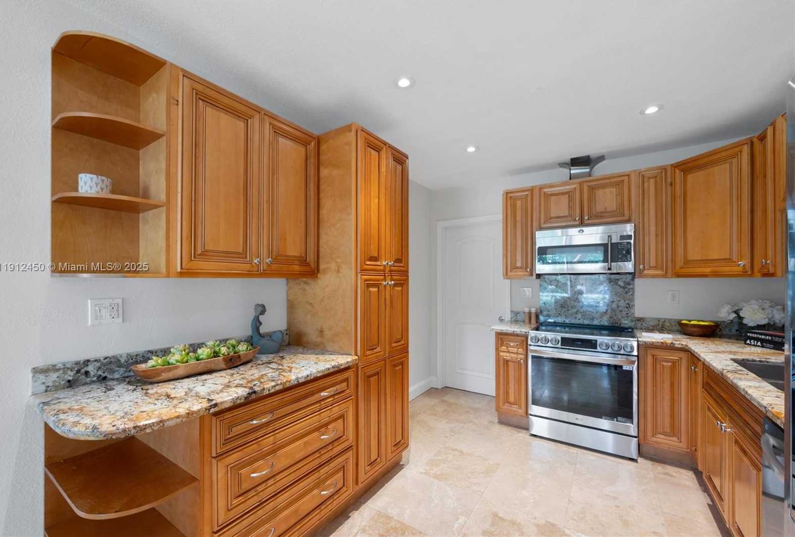 Small Image of 5620 ALHAMBRA CIR, Coral Gables Number 14