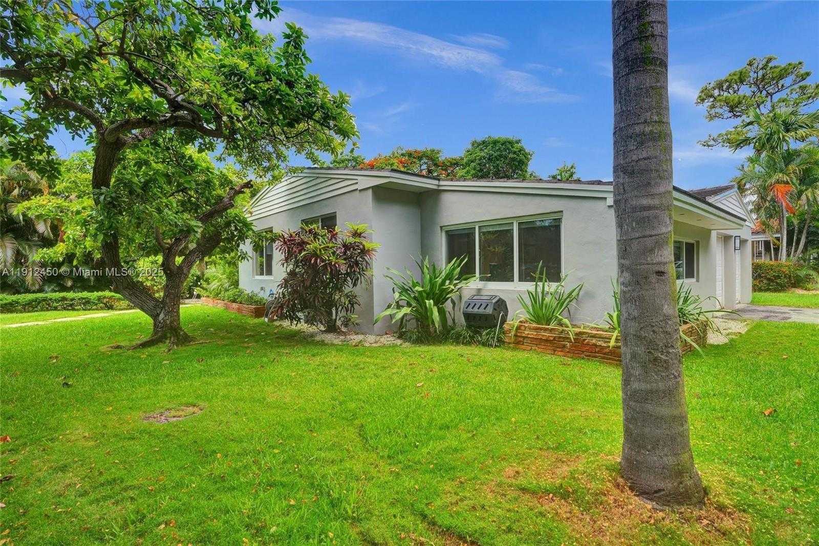 Small Image of 5620 ALHAMBRA CIR, Coral Gables Number 27