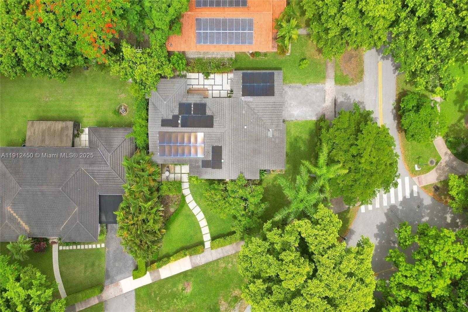 Small Image of 5620 ALHAMBRA CIR, Coral Gables Number 29