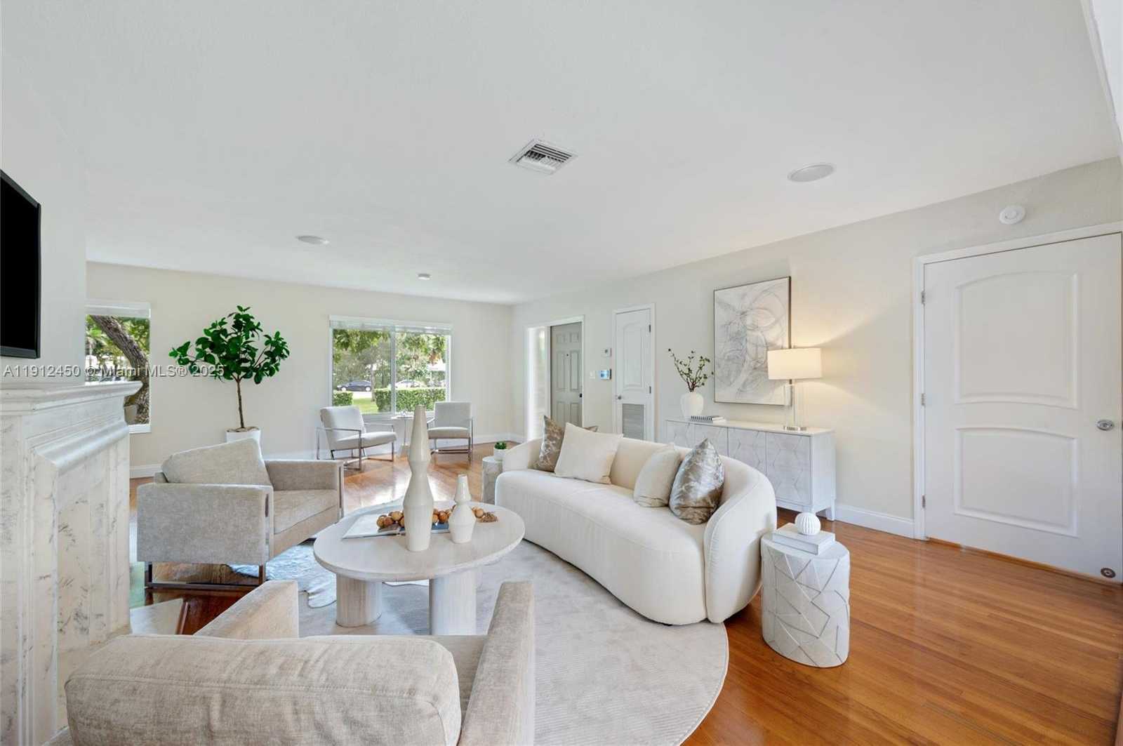Small Image of 5620 ALHAMBRA CIR, Coral Gables Number 4