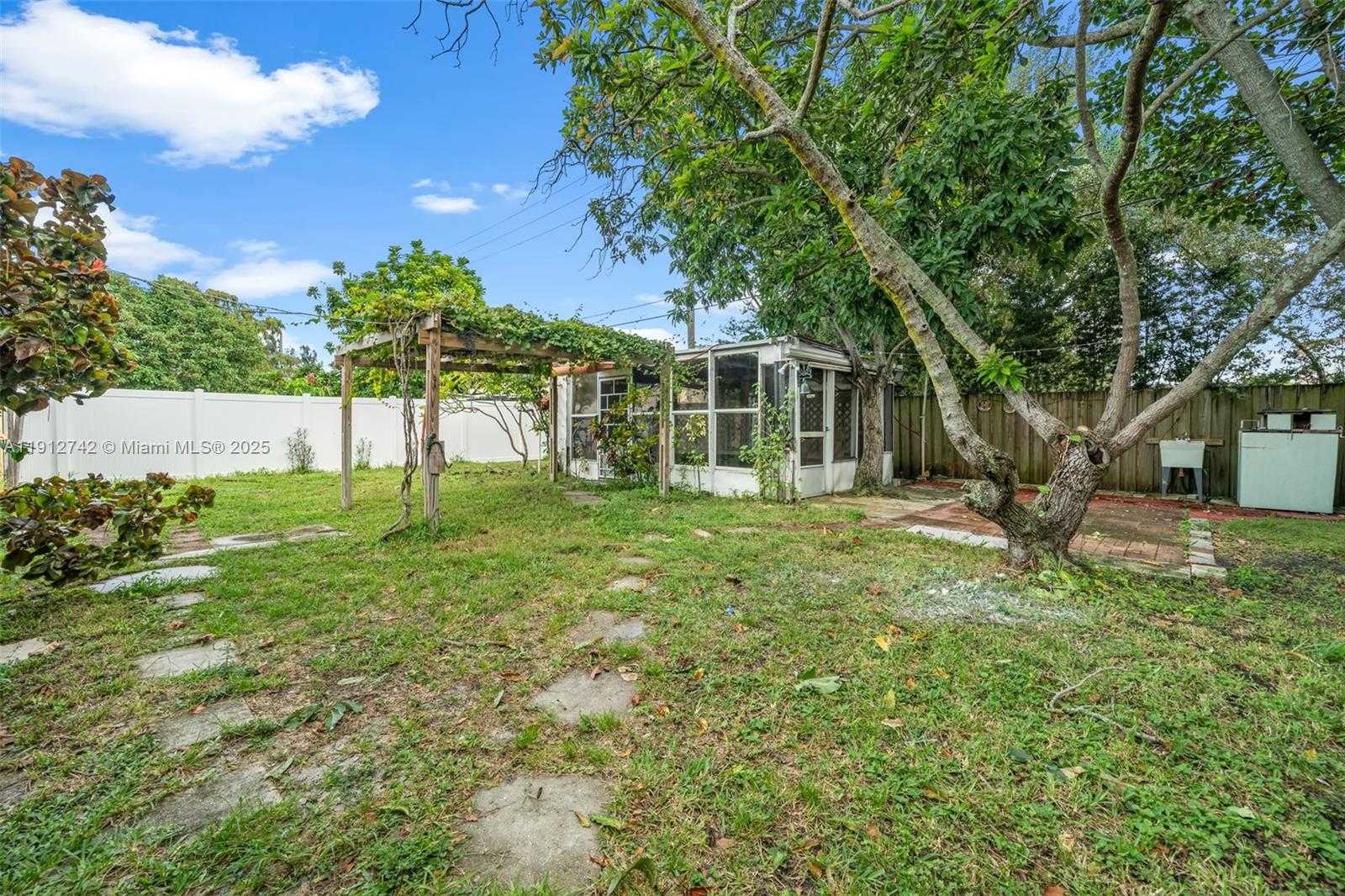 Small Image of 136 CAYMAN DR, Palm Springs Number 19