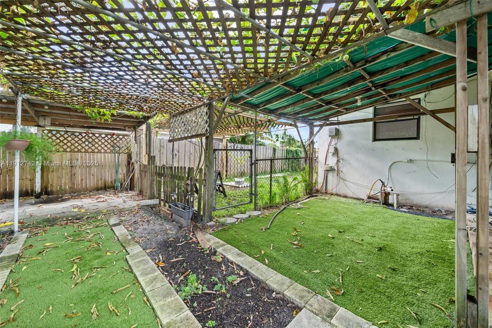 Small Image of 136 CAYMAN DR, Palm Springs Number 20